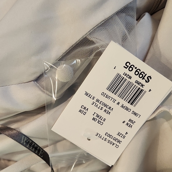 𝅺NWT Vera Wang White Collection Long Cut Out Sterling Halter Dress - Picture 6 of 7